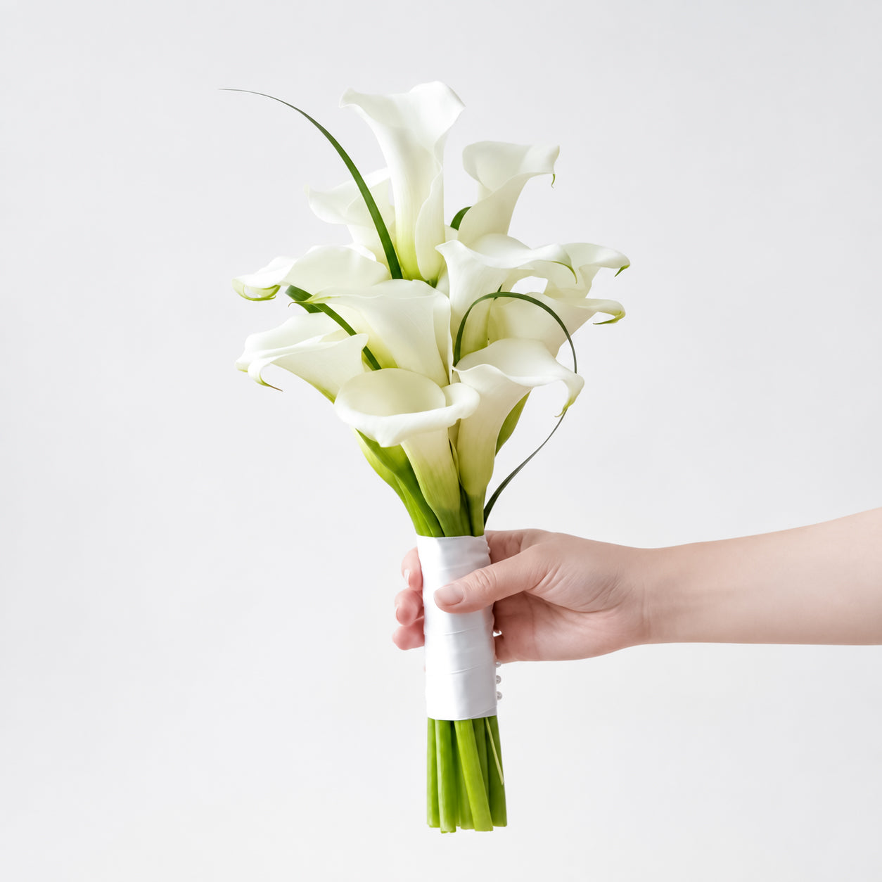 Grace white calla lily bridal bouquet for San Francisco City Hall wedding