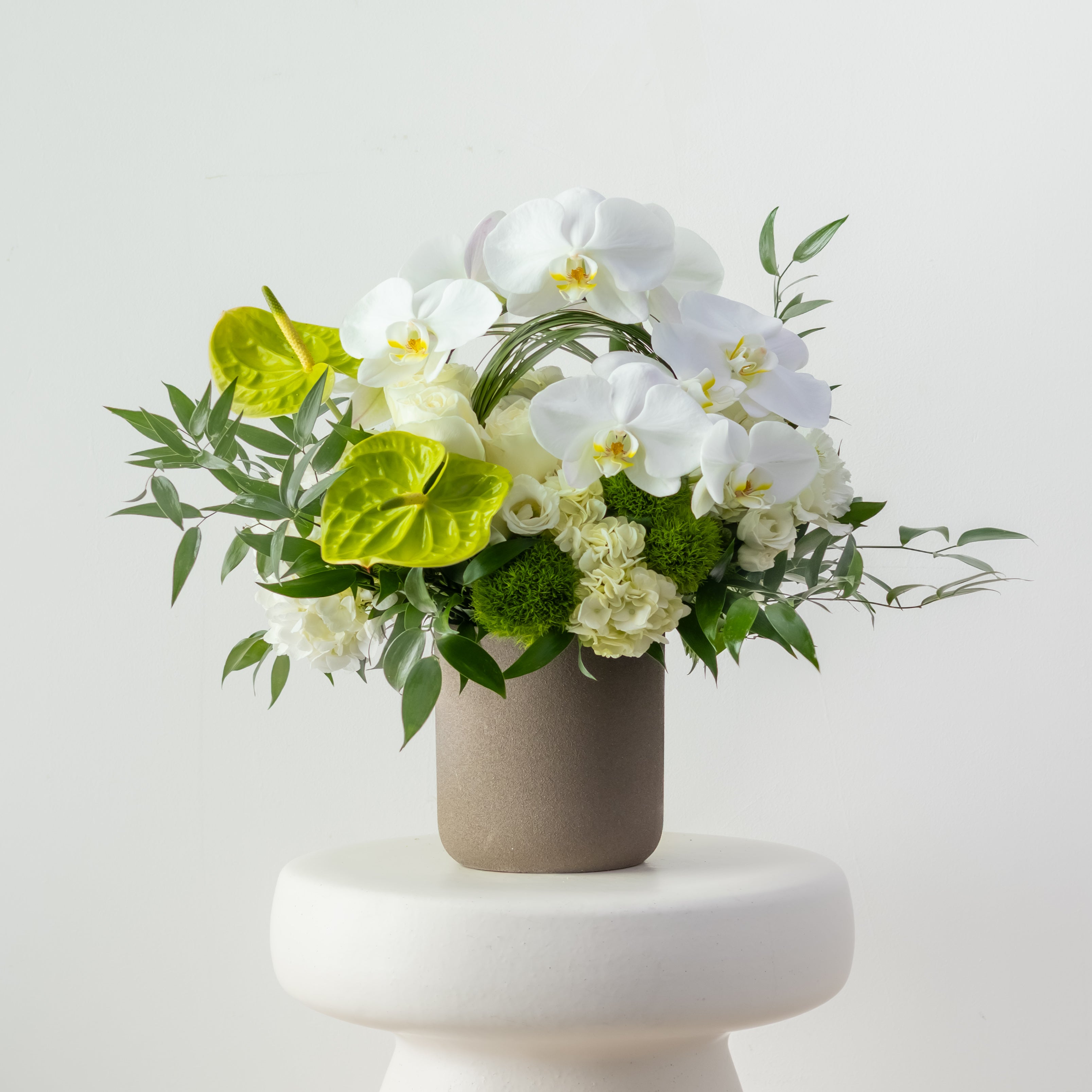 Elegant sympathy flowers for delivery throughout San Francisco