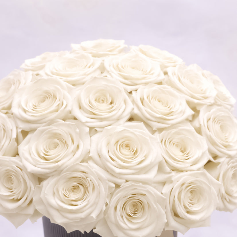 35 White Rose Flower Arrangement