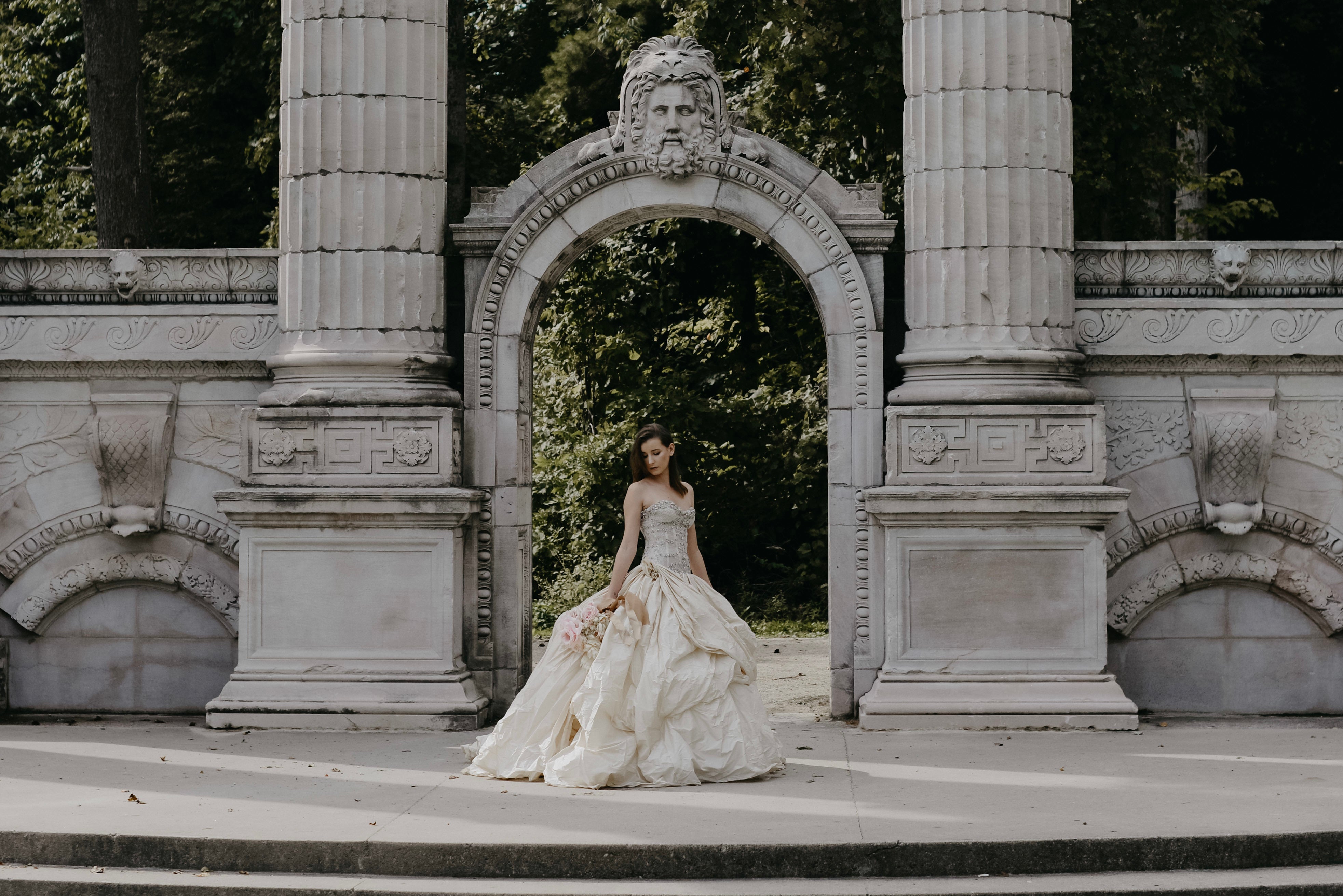 Wedding fashion and stone pillars